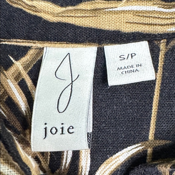 Black and Tan women’s button town tunic top. Great material. - Picture 2 of 5